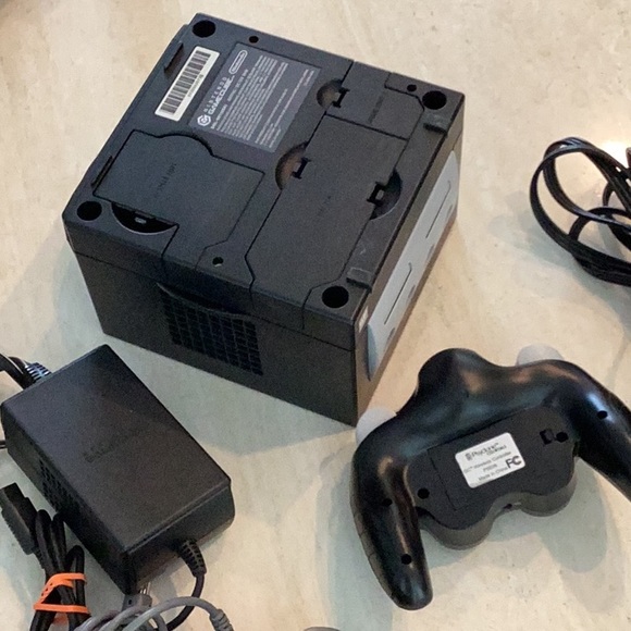 Nintendo GameCube Console & 4 Games Black Wireless Controller Ready To Play - Picture 12 of 16
